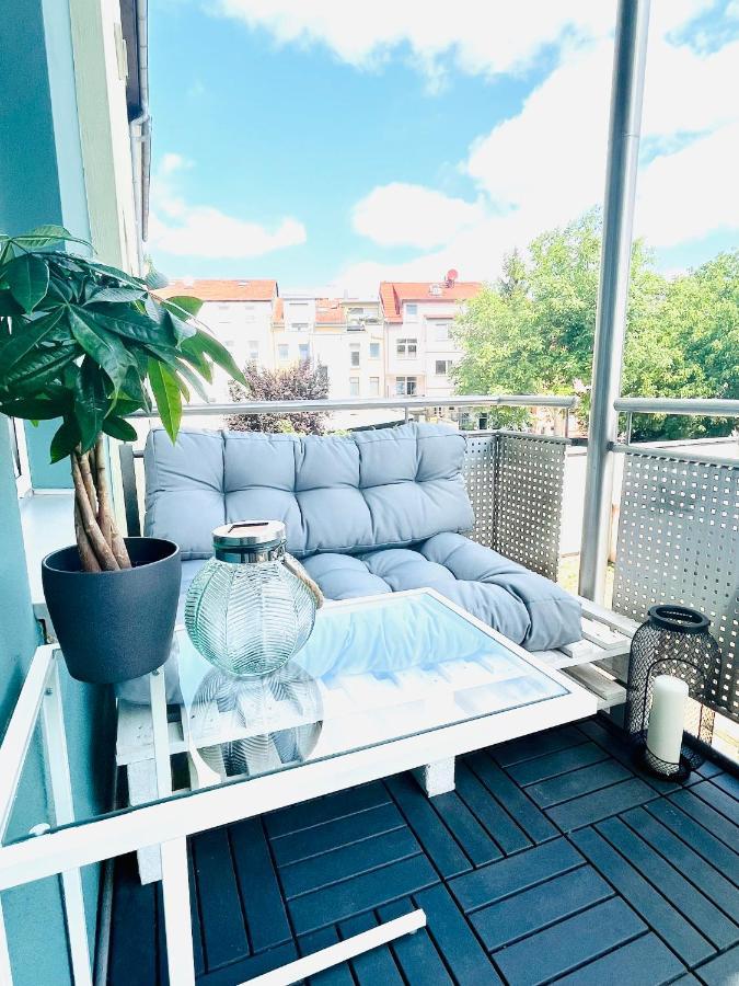 Renoviertes Apartment In Zentraler Lage - Wlan, Smart-Tv, Kueche, Balkon Und Queensize-Bett Fuer 4 Gaeste エアフルト エクステリア 写真